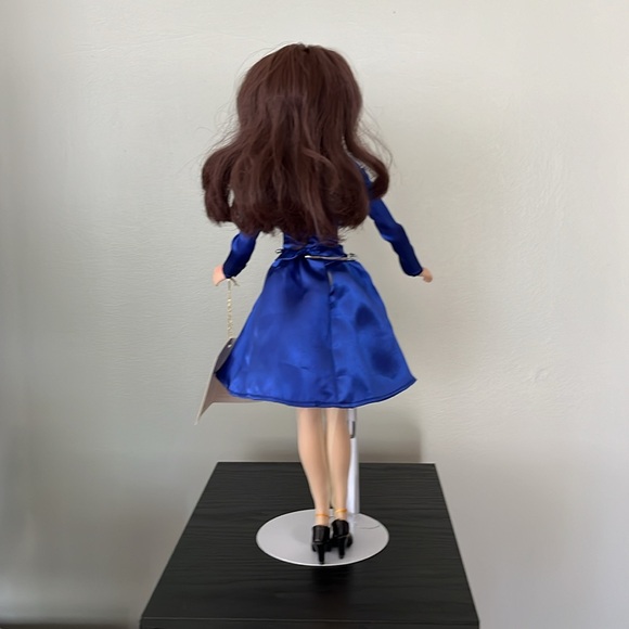 Kate Middleton “The Royal Engagement” Doll - Picture 4 of 9